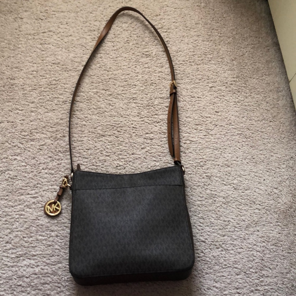 Michael kors jet set purse